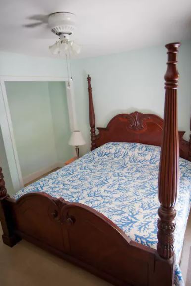 King four poster bed